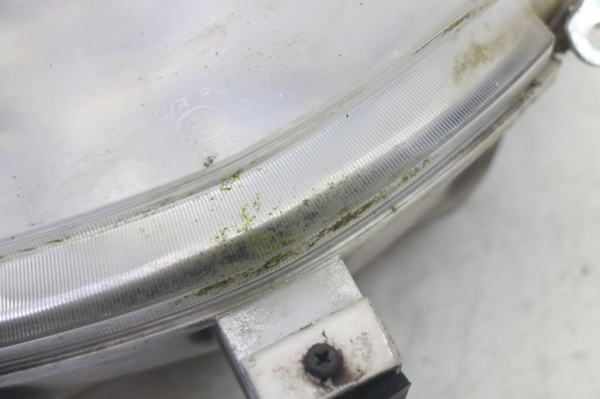 photo de SCHEINWERFER KYMCO GRAND DINK 125 (2008 - 2014) - Details der Befestigungspunkte