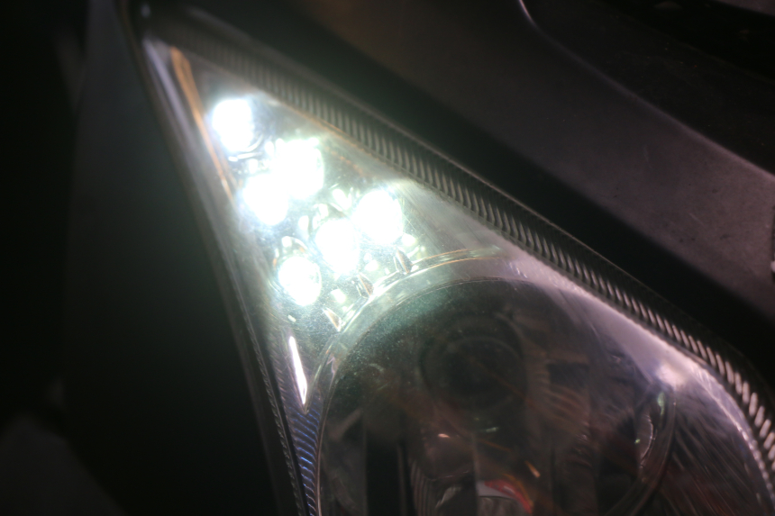 photo de VORDERLICHT TNT MOTOR GRIDO 2T 50 (2010 - 2019) - Charakteristische Merkmale