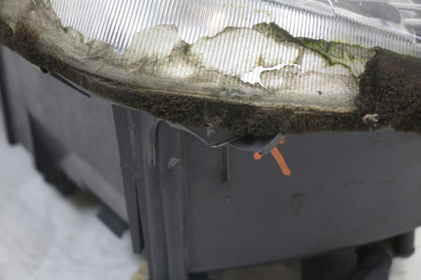 photo de SCHEINWERFER HONDA CBR F 1000 (1993 - 1996) - Details der Befestigungspunkte