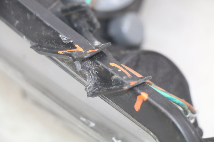 photo de VORDERSCHEINWERFER SYM JET SPORT XR 50 (2006 - 2015) - Kennzeichnungen und Originalreferenzen