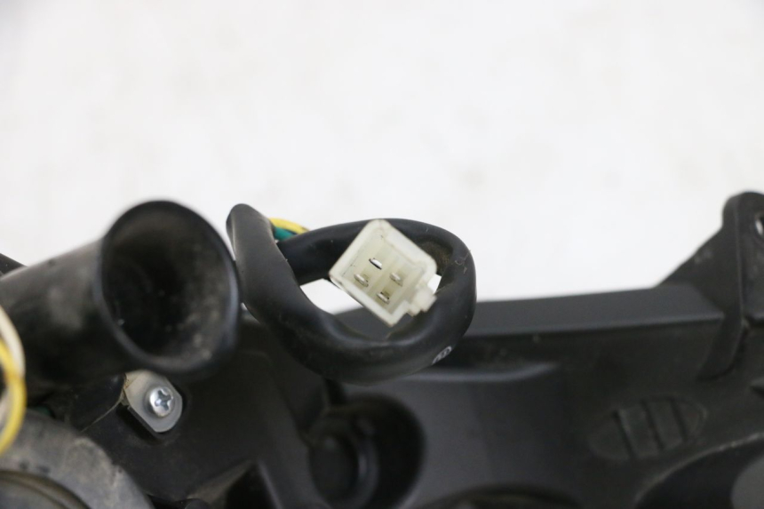 photo de VORDERSCHEINWERFER PEUGEOT KISBEE 4T 50 (2010 - 2017) - Detailansicht des Bauteils