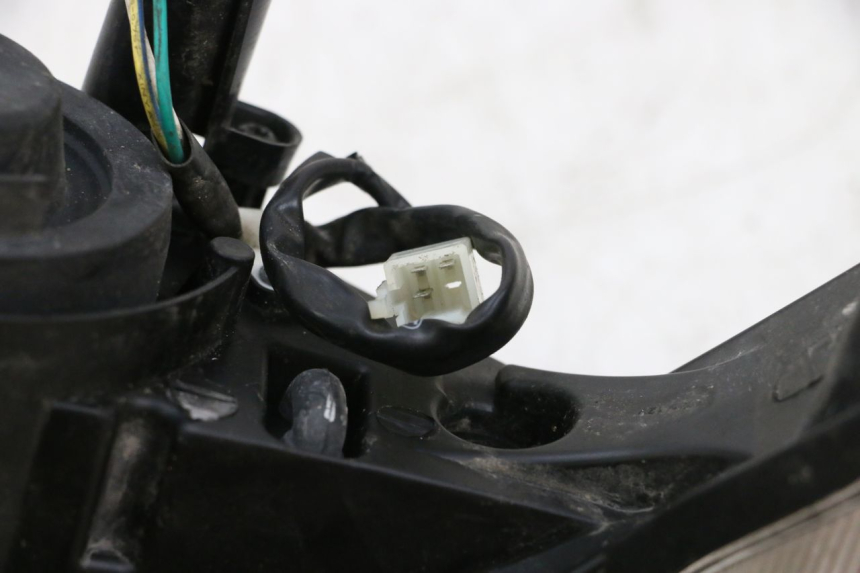 photo de VORDERSCHEINWERFER PEUGEOT KISBEE 4T 50 (2010 - 2017) - Detailansicht des Bauteils