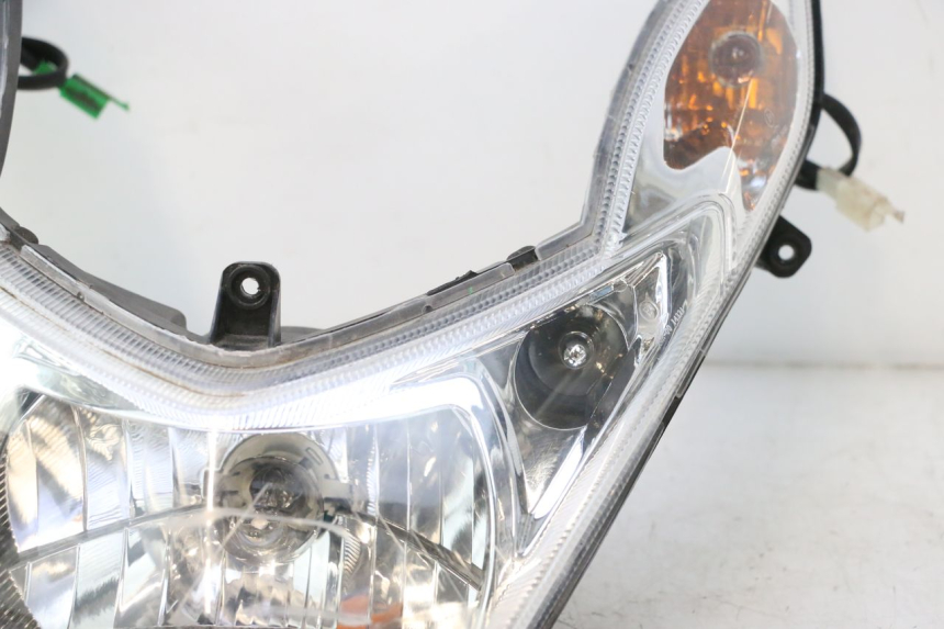 photo de VORDERSCHEINWERFER PEUGEOT KISBEE 4T 50 (2010 - 2017) - Detaillierte Sichtprüfung