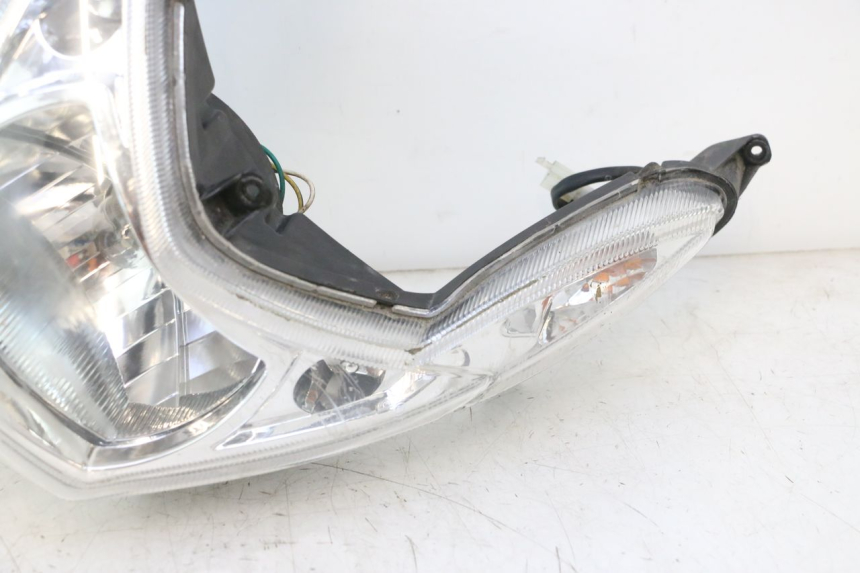photo de VORDERSCHEINWERFER PEUGEOT KISBEE 4T 50 (2018 - 2022) - Detailansicht des Bauteils