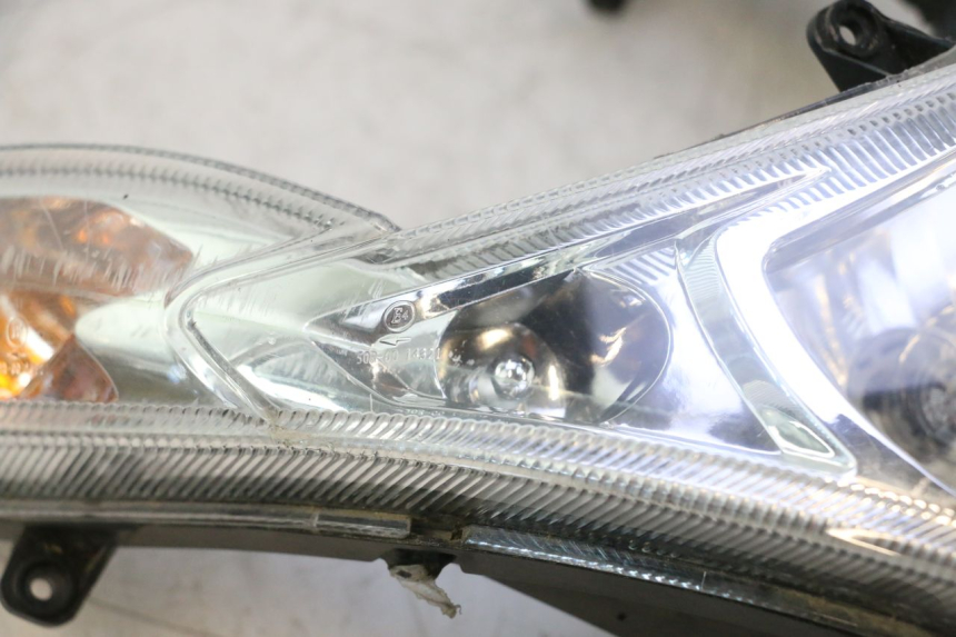 photo de VORDERSCHEINWERFER PEUGEOT KISBEE 4T 50 (2018 - 2022) - Details der Befestigungspunkte
