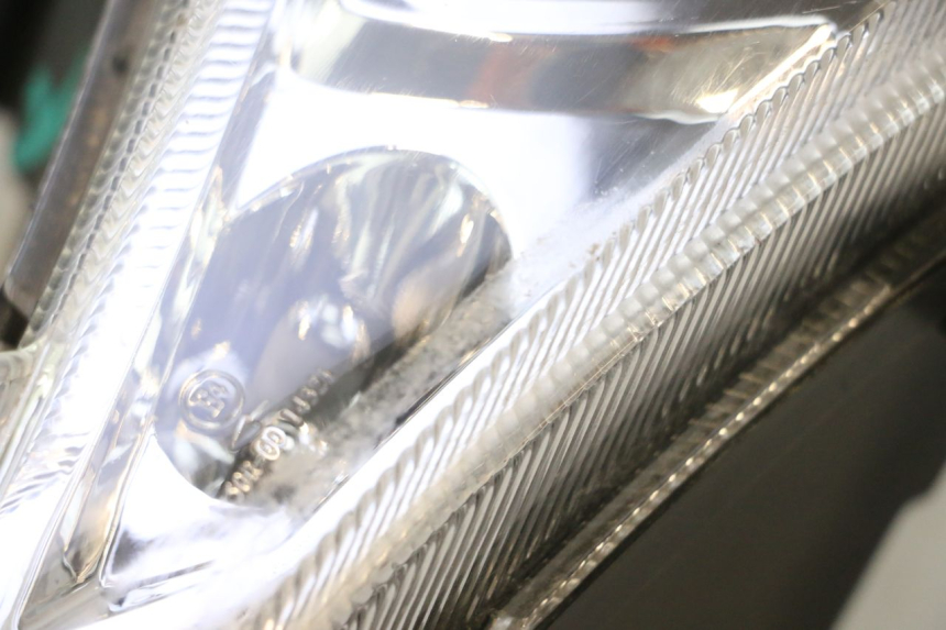 photo de SCHEINWERFER PEUGEOT KISBEE 4T 50 (2023 - 2026) - Details der Befestigungspunkte