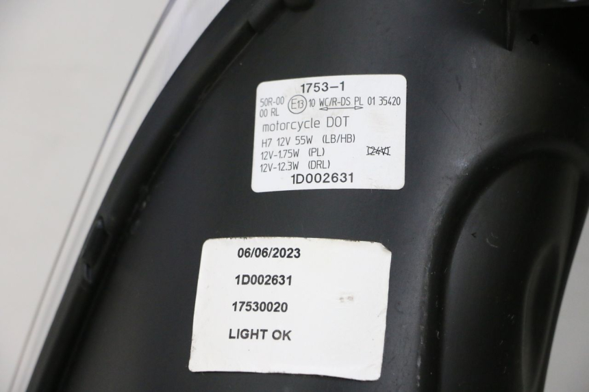 photo de SCHEINWERFER PIAGGIO MP3 HPE 300 (2019 - 2026) - Technische Nahaufnahme