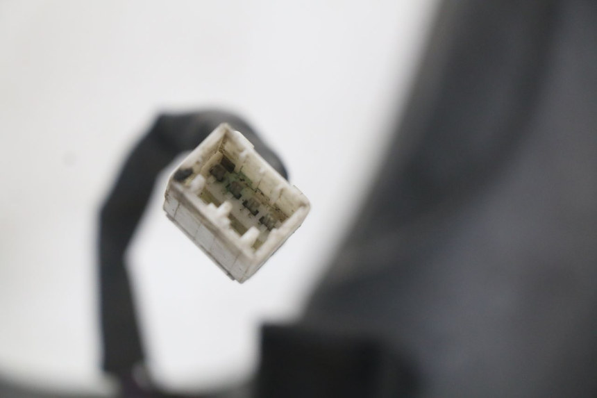 photo de SCHEINWERFER PIAGGIO MP3 125 (2006 - 2014) - Details der Befestigungspunkte