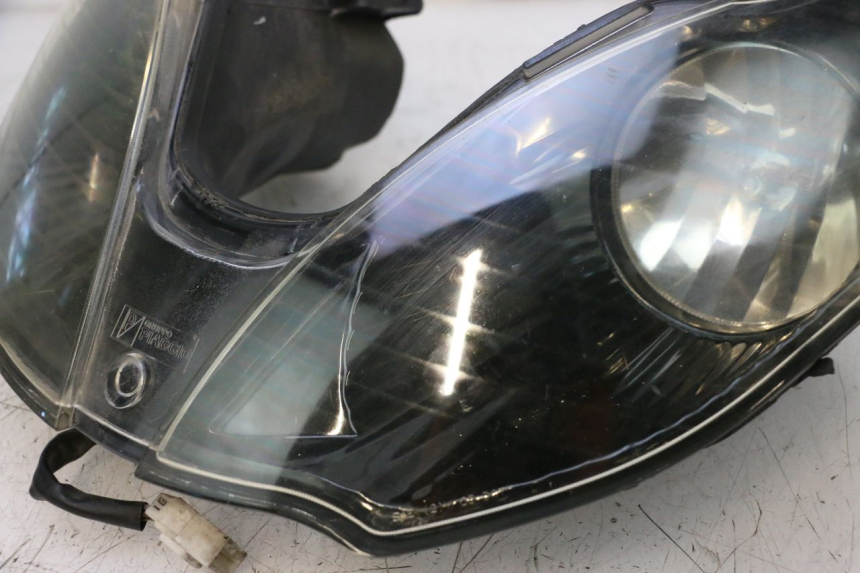 photo de SCHEINWERFER PIAGGIO MP3 RL 250 (2006 - 2010) - Oberflächenzustand und Material