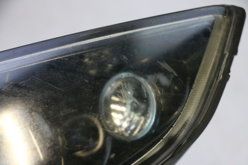photo de SCHEINWERFER PIAGGIO MP3 RL 250 (2006 - 2010) - Oberflächenzustand und Material