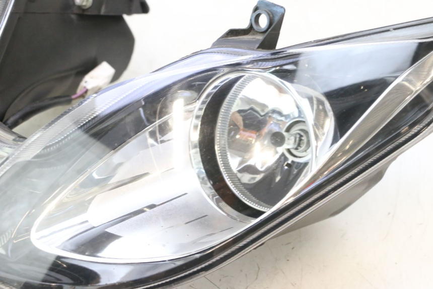 photo de SCHEINWERFER PIAGGIO MP3 500 (2016 - 2018) - Alternativer Blickwinkel