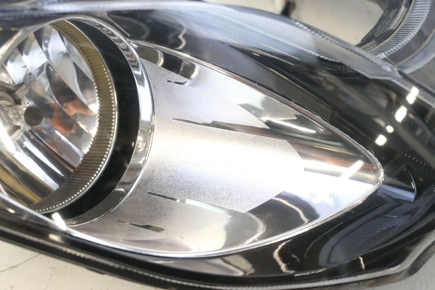 photo de SCHEINWERFER PIAGGIO MP3 500 (2016 - 2018) - Oberflächenzustand und Material