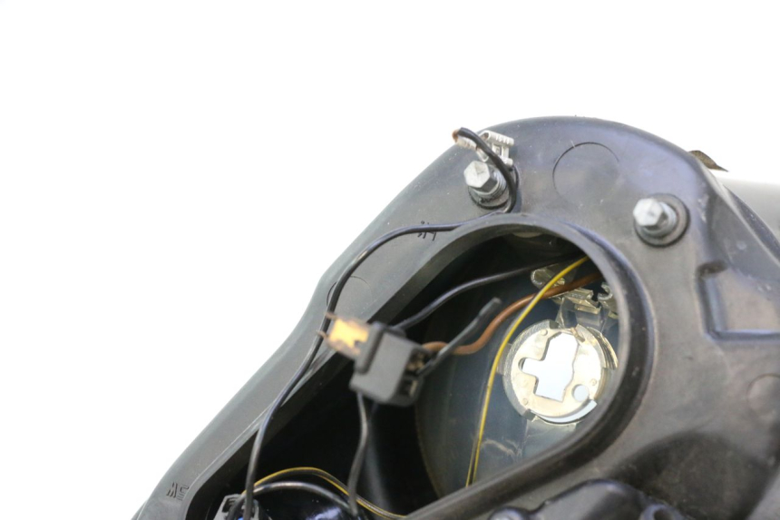 photo de SCHEINWERFER PIAGGIO MP3 125 (2006 - 2014) - Details der Befestigungspunkte
