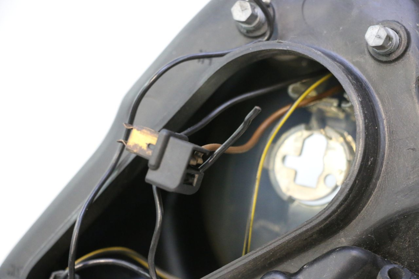 photo de SCHEINWERFER PIAGGIO MP3 125 (2006 - 2014) - Oberflächenzustand und Material