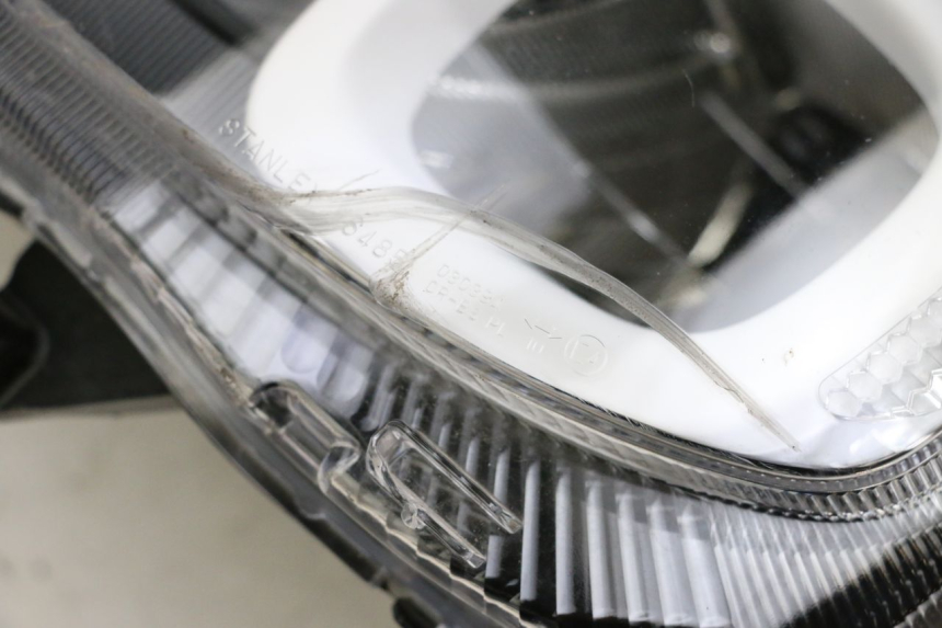 photo de SCHEINWERFER YAMAHA NEO'S CORE 1 (2022 - 2026) - Oberflächenzustand und Material