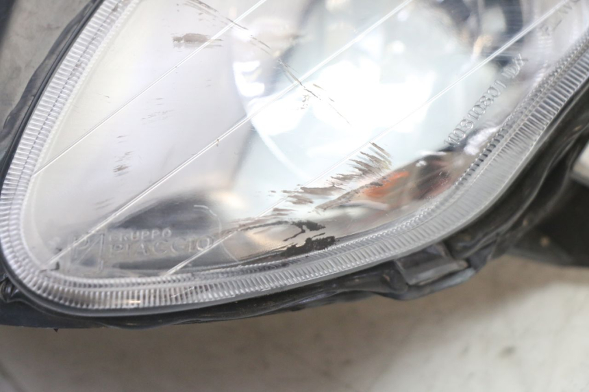 photo de SCHEINWERFER PIAGGIO NRG POWER PUREJET 50 (2018 - 2021) - Details der Befestigungspunkte