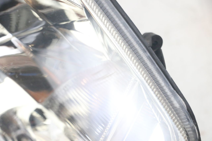 photo de VORDERSCHEINWERFER SYM ORBIT 2 4T 50 (2008 - 2017) - Oberflächenzustand und Material