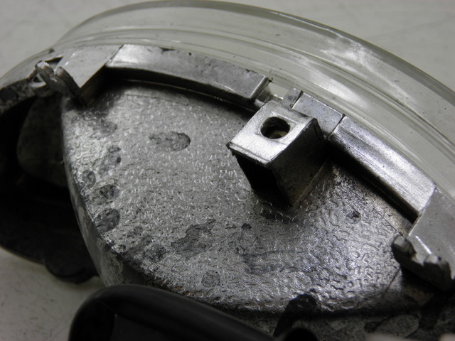 photo de SCHEINWERFER ROADSIGN WALLABY 50 (2009 - 2014) - Details der Befestigungspunkte