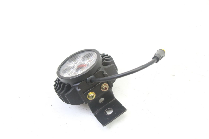 photo de SCHEINWERFER HERO S10 1 - Zoom auf Gebrauchszustand