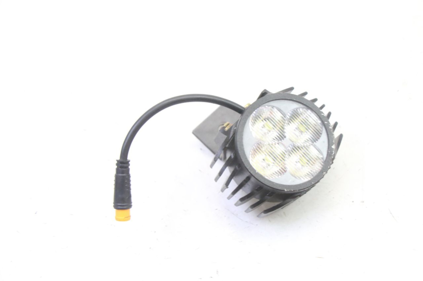 photo de SCHEINWERFER HERO S10 1 - Alternative Perspektive