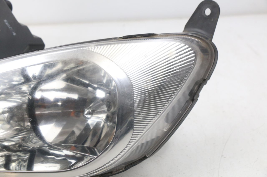 photo de SCHEINWERFER DAELIM S2 125 (2006 - 2007) - Details der Befestigungspunkte