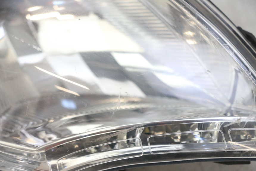 photo de SCHEINWERFER PEUGEOT SATELIS 125 (2013 - 2018) - Weitere Ansicht des Artikels