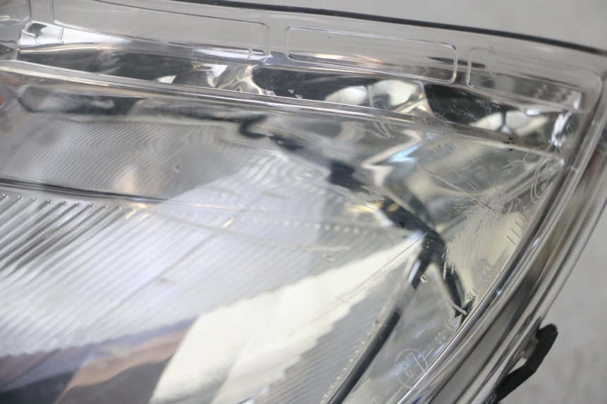 photo de SCHEINWERFER PEUGEOT SATELIS 125 (2013 - 2018) - Zoom auf Gebrauchszustand