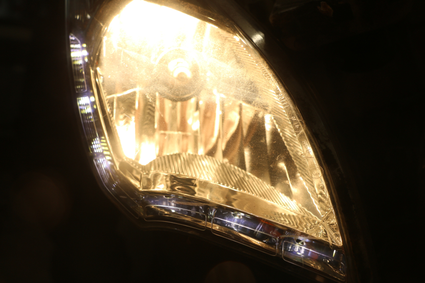 photo de SCHEINWERFER PEUGEOT SATELIS 125 (2013 - 2018) - Zoom auf Komponenten