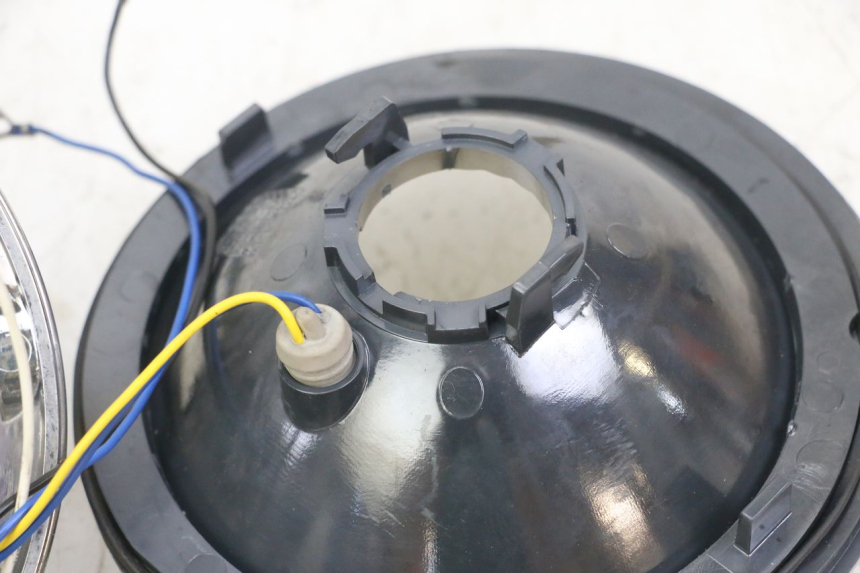 photo de SCHEINWERFER APRILIA SCARABEO GT TOURING 125 (1999 - 2005) - Charakteristische Merkmale