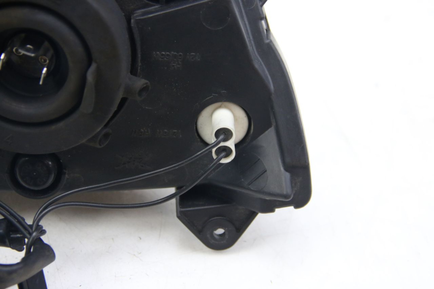 photo de VORDERSCHEINWERFER SUZUKI SIXTEEN 125 (2008 - 2010) - Hochauflösende Nahaufnahme