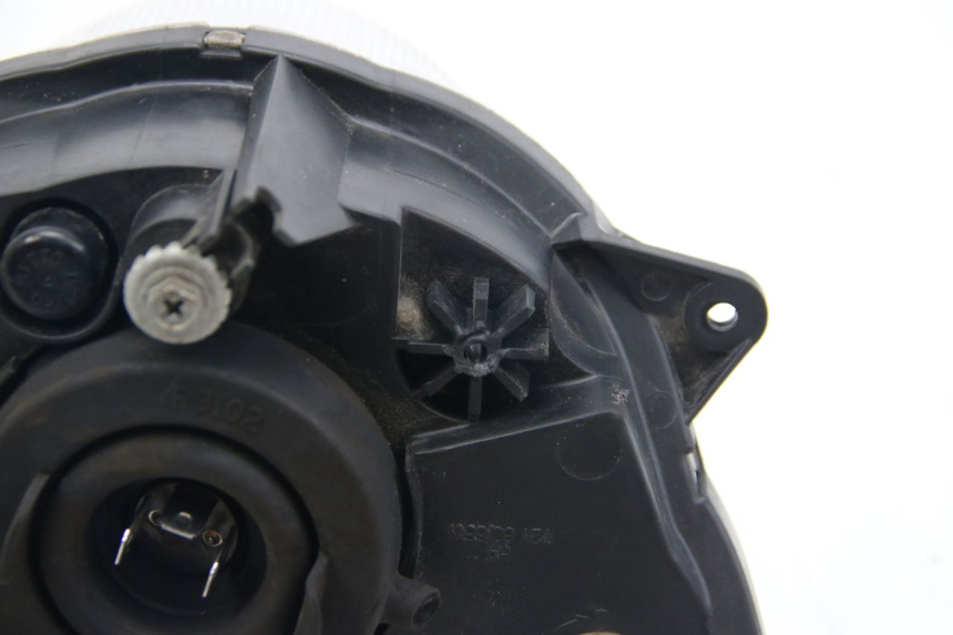 photo de VORDERSCHEINWERFER SUZUKI SIXTEEN 125 (2008 - 2010) - Ergänzendes Produktfoto