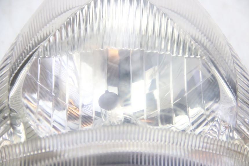 photo de VORDERSCHEINWERFER SUZUKI SIXTEEN 125 (2008 - 2010) - Details der Befestigungspunkte