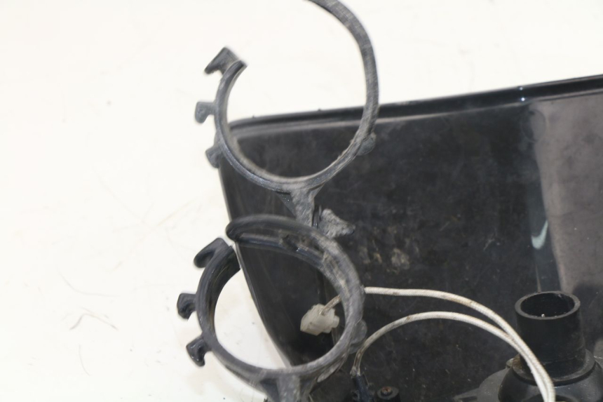 photo de SCHEINWERFER RAZZO STR 50 (2009 - 2018) - Details der Befestigungspunkte