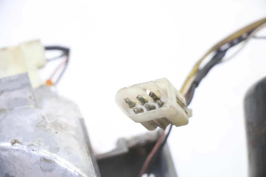 photo de SCHEINWERFER PIAGGIO SUPER LX 125 (2000 - 2003) - Oberflächenzustand und Material