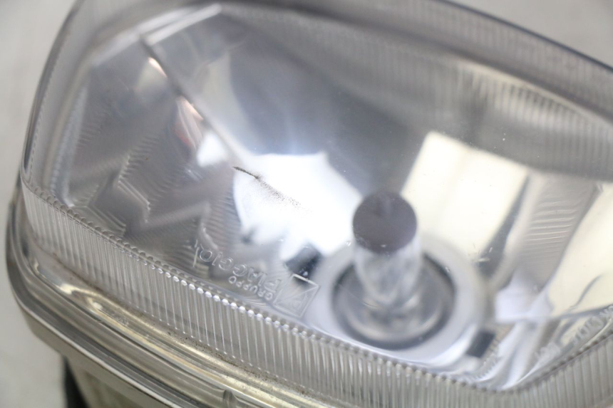 photo de VORDERSCHEINWERFER PIAGGIO VESPA SPRINT 2T 50 (2014 - 2018) - Zoom auf Gebrauchszustand