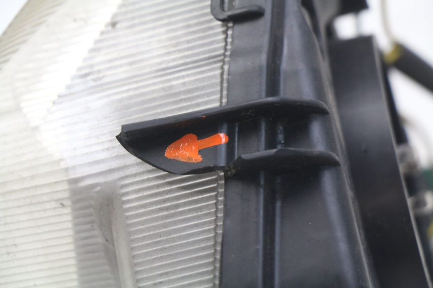 photo de SCHEINWERFER PEUGEOT VIVACITY 125 (2010 - 2017) - Oberflächenzustand und Material