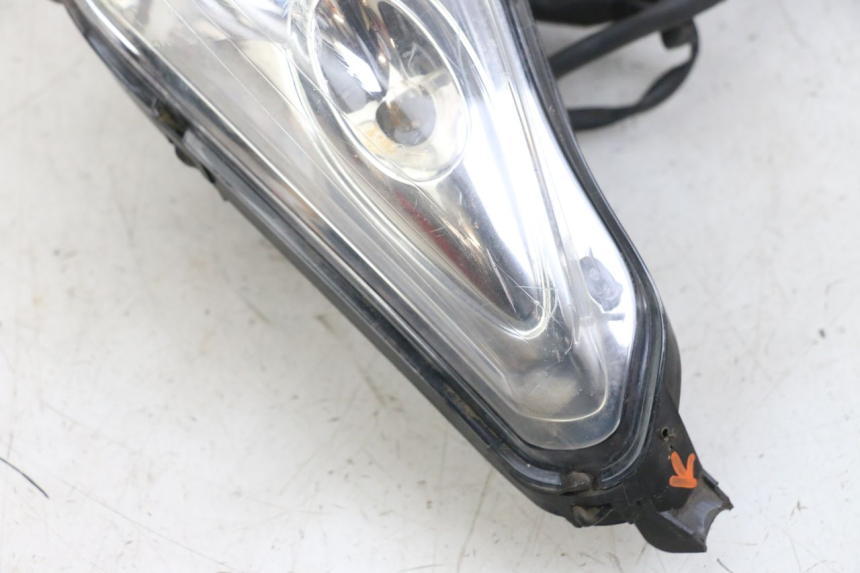 photo de VORDERSCHEINWERFER YAMAHA XMAX X-MAX 125 (2006 - 2009) - Details der Befestigungspunkte
