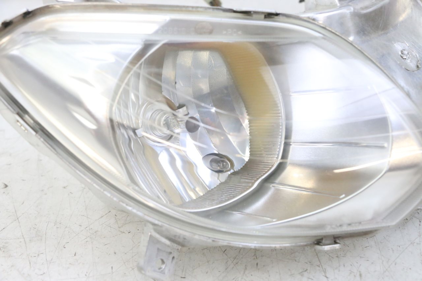 photo de VORDERSCHEINWERFER YAMAHA X-MAX XMAX 125 (2010 - 2013) - Oberflächenzustand und Material