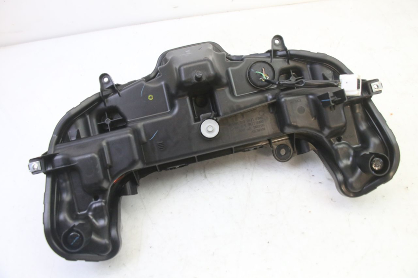 photo de SCHEINWERFER YAMAHA XMAX X-MAX 125 (2021 - 2025) - Oberflächenzustand und Material