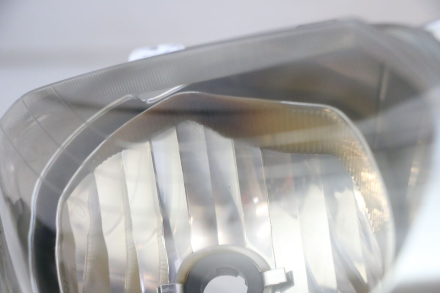 photo de VORDERSCHEINWERFER YAMAHA X-MAX XMAX 125 (2010 - 2013) - Zoom auf Gebrauchszustand