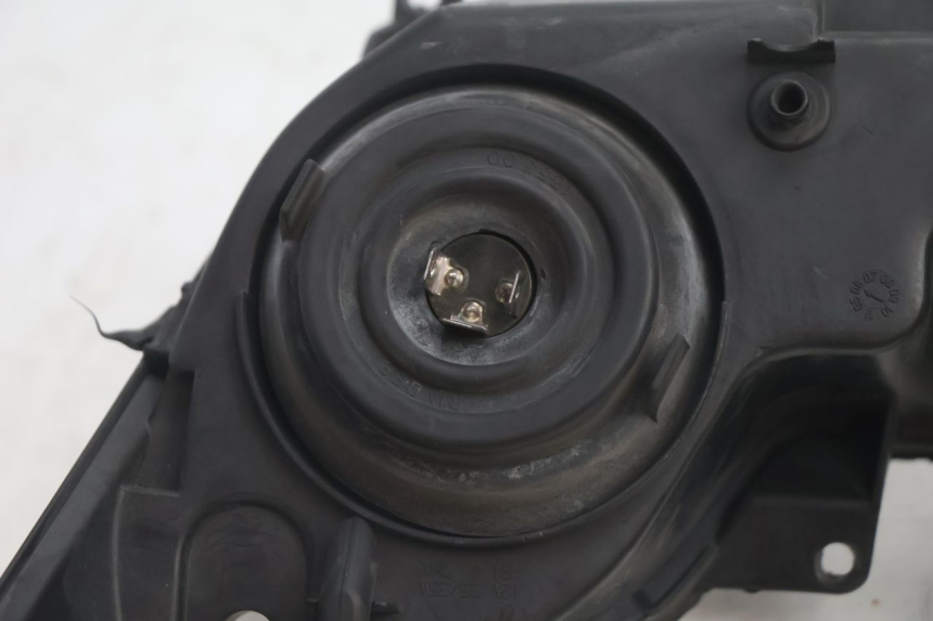 photo de VORDERSCHEINWERFER YAMAHA XMAX X-MAX 125 (2006 - 2009) - Oberflächenzustand und Material