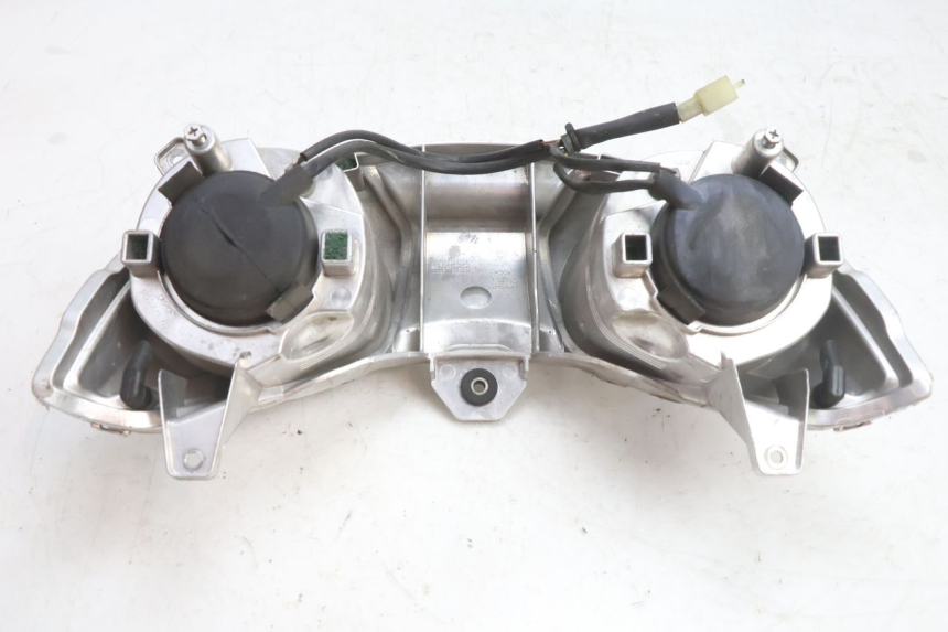 photo de VORDERSCHEINWERFER YAMAHA X-MAX XMAX 125 (2010 - 2013) - Oberflächenzustand und Material