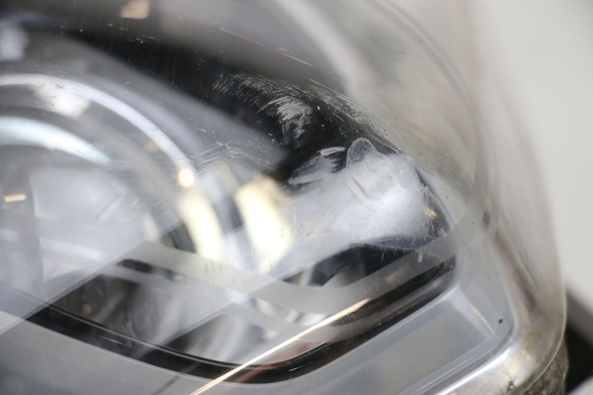 photo de VORDERSCHEINWERFER PIAGGIO X10 125 (2012 - 2017) - Alternative Perspektive