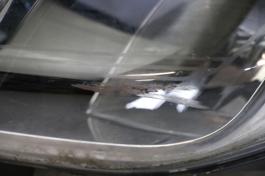 photo de VORDERSCHEINWERFER PIAGGIO X10 125 (2012 - 2017) - Oberflächenzustand und Material