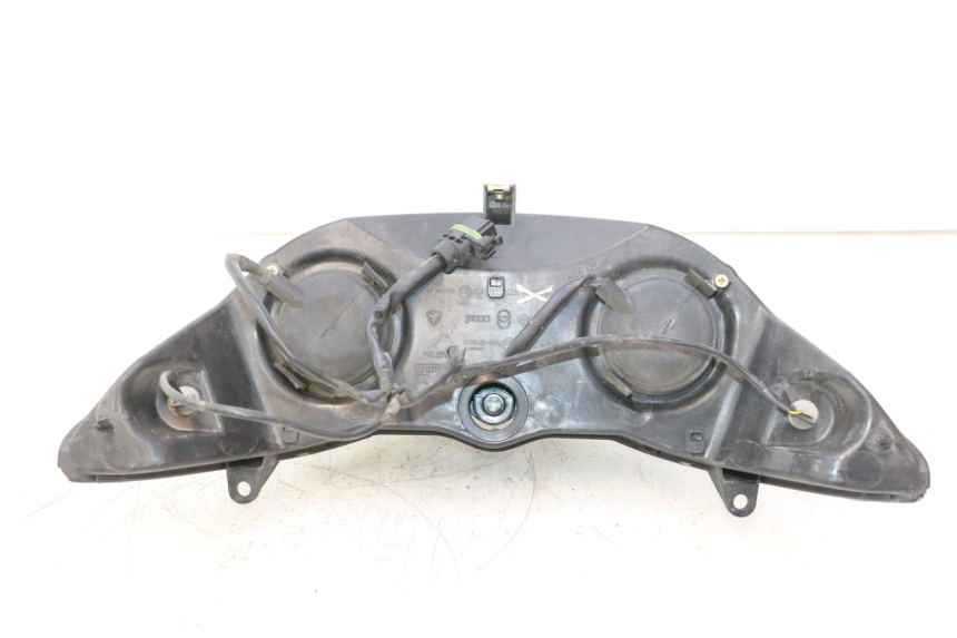 photo de SCHEINWERFER PIAGGIO X8 STREET 125 (2006 - 2007) - Oberflächenzustand und Material