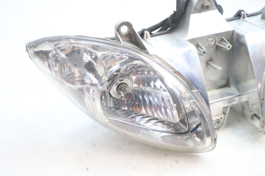 photo de VORDERSCHEINWERFER PIAGGIO X9 EVOLUTION 125 (2003 - 2007) - Detailansicht des Bauteils
