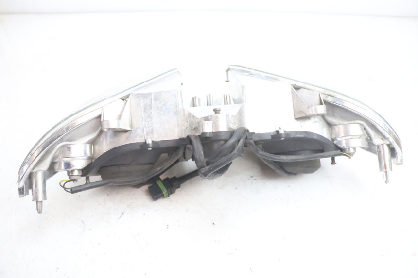 photo de VORDERSCHEINWERFER PIAGGIO X9 EVOLUTION 125 (2003 - 2007) - Oberflächenzustand und Material