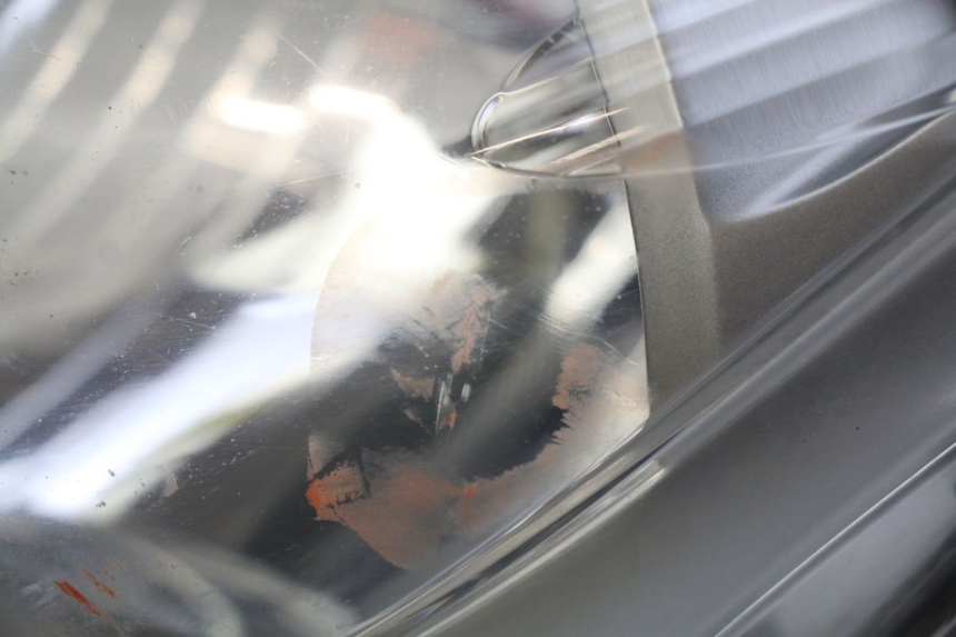 photo de VORDERSCHEINWERFER YAMAHA YP MAJESTY 400 (2004 - 2008) - Weitere Ansicht des Artikels