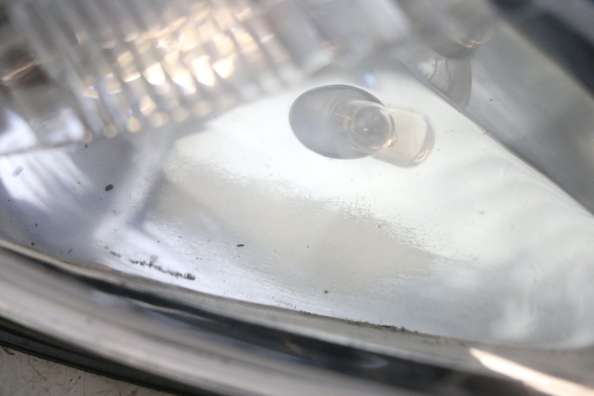 photo de VORDERSCHEINWERFER YAMAHA YP MAJESTY 125 (2002 - 2006) - Zoom auf Gebrauchszustand