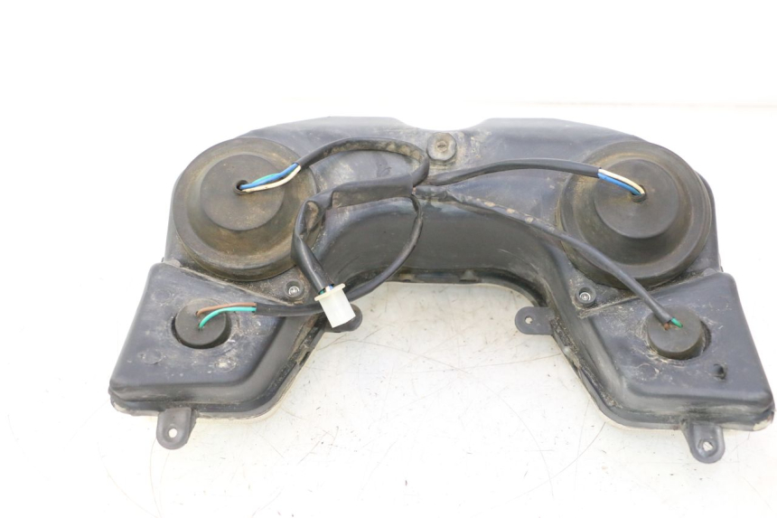photo de SCHEINWERFER YIYING YY50QT-6 50 - Oberflächenzustand und Material